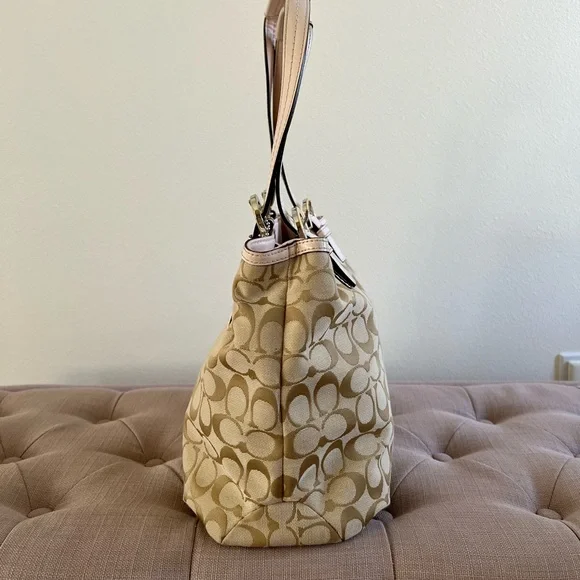 Authentic Signature Coach Light Tan with Blush Pink Shoulder Straps - Picture 3 of 16